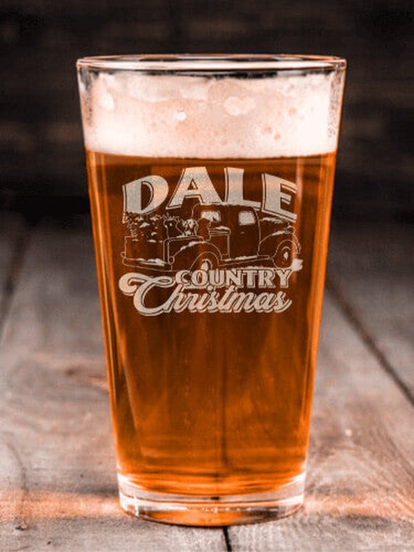 Country Christmas : Pint Glasses - Engraved
