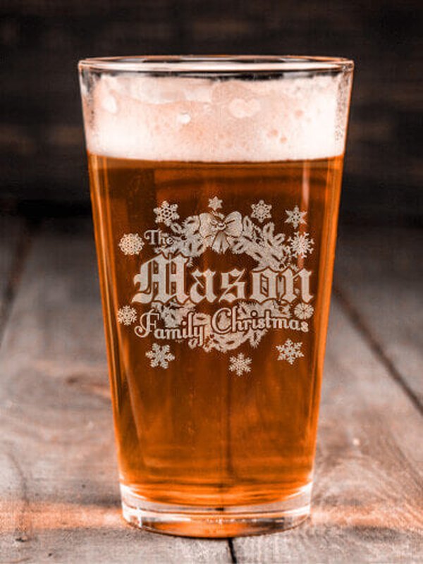 Family Christmas : Pint Glasses - Engraved