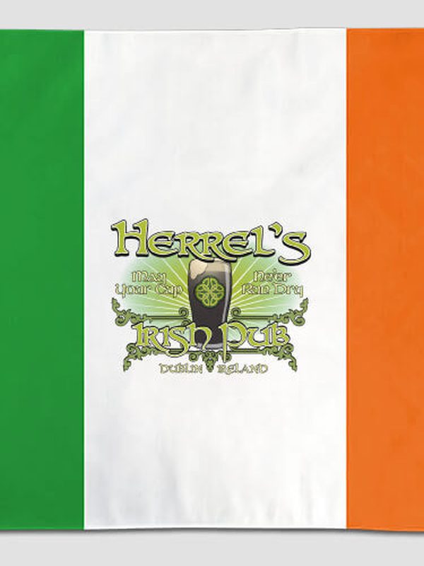 Classic Irish Pub : Flags