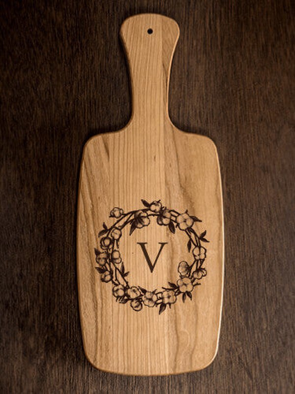 Cotton Wreath Monogram : Cheese Boards - Engraved