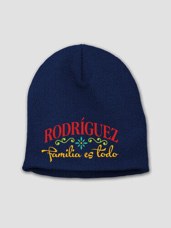 Familia es Todo : Embroidered Beanies